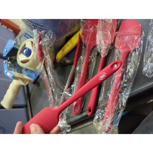 Kaluns Silicone Spatula Set, 4 Rubber Spatulas 600°F Heat Resistant, Nonstick Seamless Design with Stainless Steel Core, Dishwasher Safe, BPA free, Bonus Tongs Included