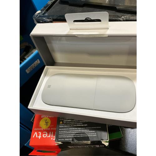 Microsoft Surface Arc Touch Mouse Platinum - Wireless - Bluetooth Connectivity - Ultra-slim & lightweight - Innovative full scroll plane