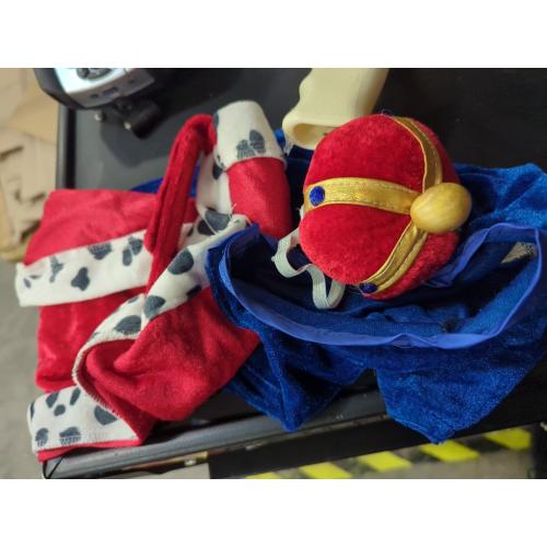 Size S-M Dog King Costume - Halloween Prince Dog Costume, Pet King Cloak Costumes Includes Ruby Crown Hat & Cape for Small Medium Dogs Pets, Puppy Royal Cosplay Outfit for Halloween Christmas Party,