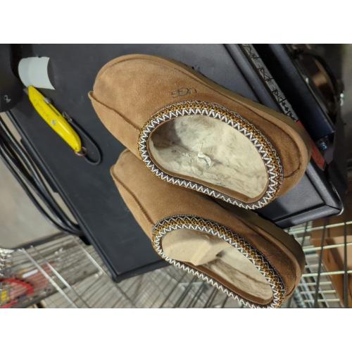 Size 9 Women's Slippers Fuzzy Cozy Short Ankle Shoes Indoor and Outdoor Mules Furry Warm House Slippers for Woman Cute Fluffy Clogs