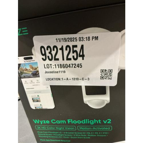 WYZE Floodlight Camera v2, Security Camera Outdoor, 2K HD with Color Night Vision, 2800-Lumen LEDs, 160° Wide View, 105dB Siren, Works with Alexa & Google Assistant, Wired, Free Expert Support