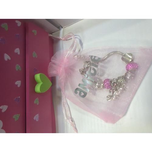 Pink Amitié Lane Unicorn Musical Jewelry Box for Girls - Unicorns Gifts For Girls - Music Box For 5 Year Old Birthday Gifts or Ages 6, 7, 8, Kids Jewelry Box, Unicorn Bedroom Decor For Little Girl (Pink)