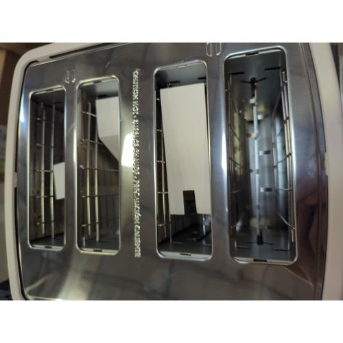 4-Slice Toaster with Extra Wide Slots - Bella PRO Oatmilk