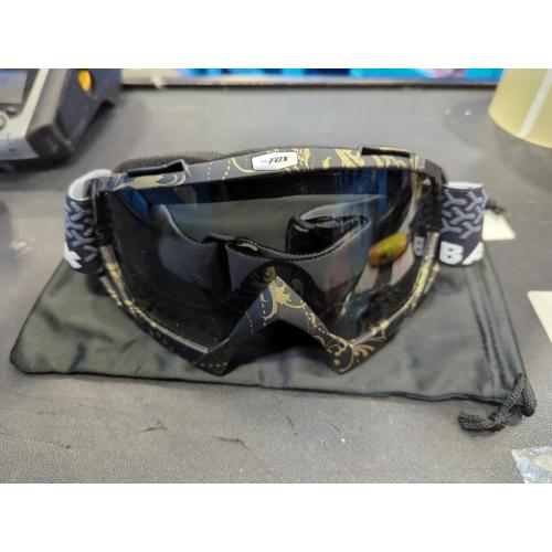 Black and Gold Zsling OTG Ski Snow Goggles, UV Protection Anti Fog Snowboard Goggles for Men Women Youth