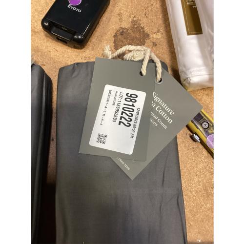 The Threadery 1000-Thread-Count Standard Pillowcases in Eiffel Tower (Set of 2)