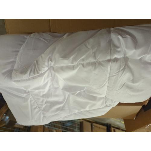 Amazon Basics White Down Alternative Comforter and Duvet Insert with Corner Tabs (Full/Queen, All-Season)