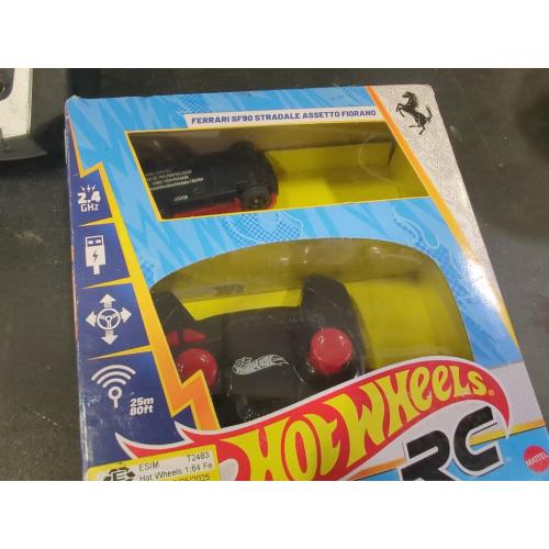 Color red HW RC 1:64 FERARRI