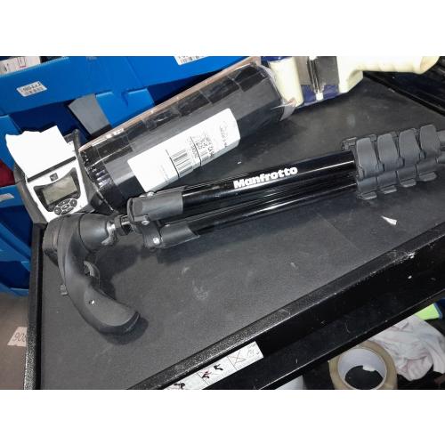 Manfrotto Compact Action Aluminium Tripod with Hybrid Head forEntry-Level DSLRs, Mirrorless up to 1.5kg Black