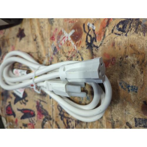 Woods 277563 Outdoor Extension Power Block; Weatherproof with Reinforced Blades; Heavy Duty Vinyl Jacket; Durable Cord; Tangle Free; 8-Foot; White