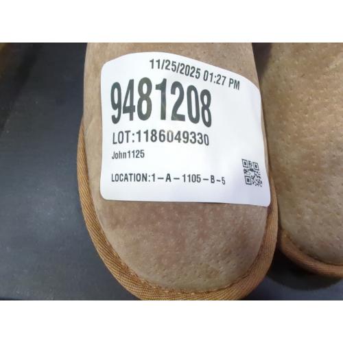 Size 3 Color brown Wrangler boots