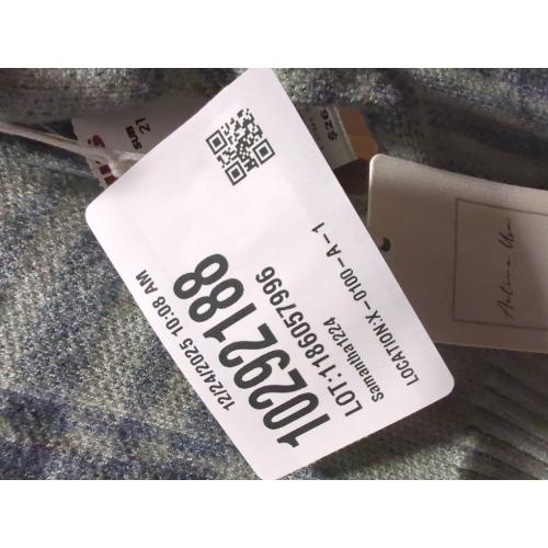 Size Small Active USA green cropped cardigan