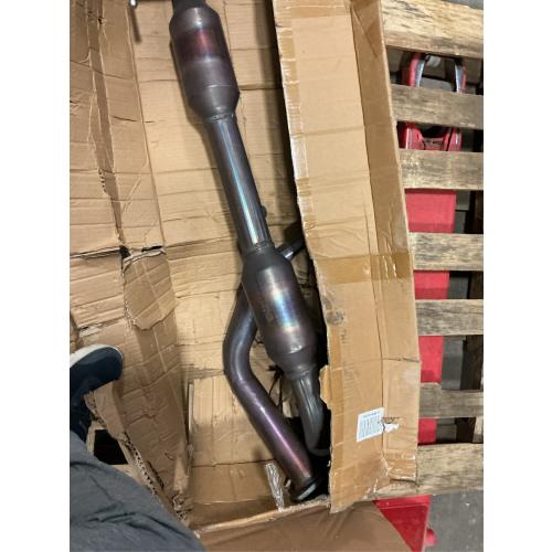 Catalytic Converter Fit for Toyota Tundra 2007-2019 V8 5.7L 4.6L Right&Left (For Extended Cab 2010-2019 145.7 Wheel Base Only) interchanges with 17450-0S110 and 17450-0S140,56250,643119