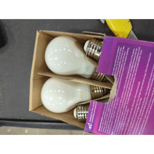 Philips Ultra Definition A19 E26 (Medium) LED Bulb Soft White 60 Watt Equivalence 4 pk