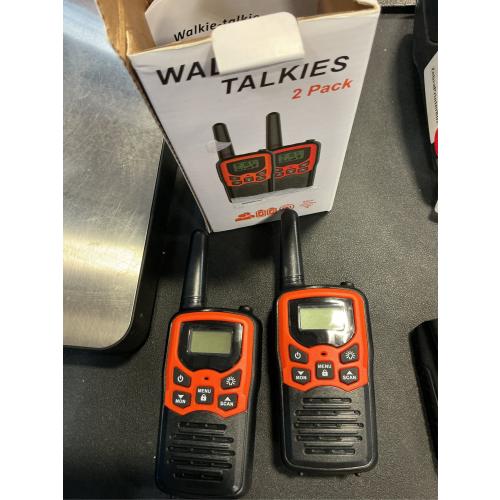 Walkie Talkies, MOICO Long Range Walkie Talkies for Adults with 22 FRS Channels, Family Walkie Talkie with LED Flashlight VOX LCD Display for Hiking Camping Trip (Orange 2 Pack)