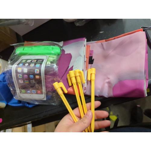 Beach Blanket Waterproof Sandproof 1-7 Adult Oversized 78 '' × 81 '' Lightweight Durable Compact Sand Free Extra Large Beach Mat for Travel Camping Hiking Picnic Blanket