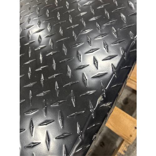 CRAFTSMAN 61.5-in x 20-in x 13-in Matte Black Aluminum Crossover Truck Tool Box - with dents, see the pictures.