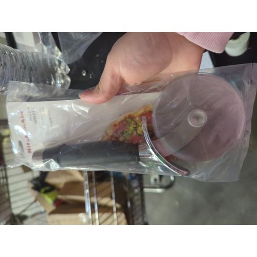 KitchenAid Gourmet Stainless Steel Pizza Wheel with Sharp Blade to Easily Cutting Pizza Crusts, Pies, and more, Finger Guard for Safety and Comfort Grip to Protect Fingers, Dishwasher Safe, Black