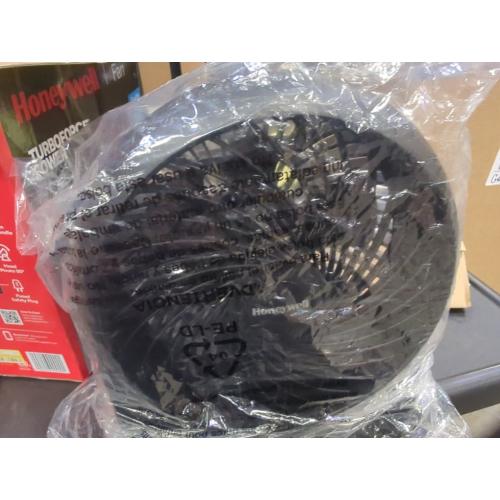 Honeywell TurboForce Size 11.3 in. H  Color Black  3 speed Air Circulator Fan