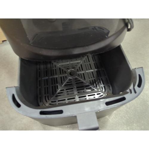 bella PRO - 8-qt. Touchscreen Air Fryer with Divided Basket - Matte Black