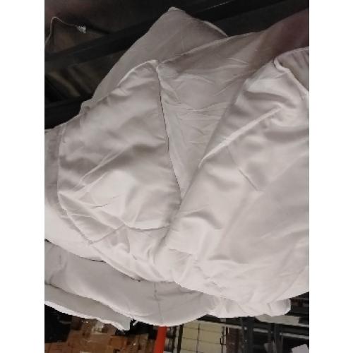 Amazon Basics White Down Alternative Comforter and Duvet Insert with Corner Tabs (90x102 In, All-Season)