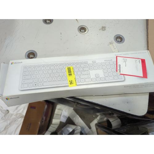 Microsoft - Bluetooth Keyboard and Mouse Bundle - Glacier