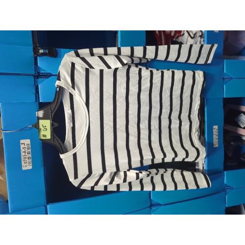 Size M Amazon Essentials Womens Regular-Fit Long-Sleeve Crewneck T-Shirt