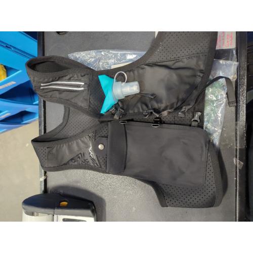 Black Running Vest for Women Men, USA Original Patent, Adjustable Chest Straps Running Hydration Vest with 500ml Soft Flask, Lightweight Reflective Hydration Backpack for Marathon