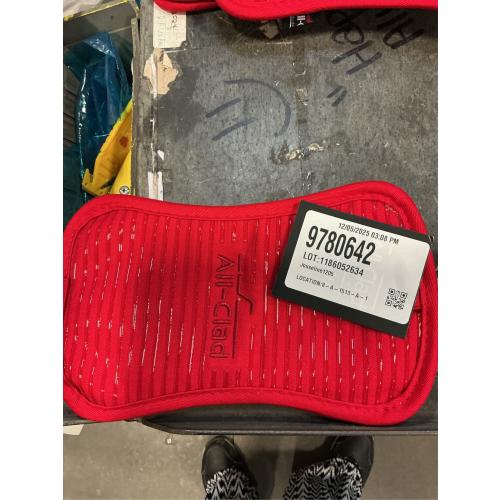 All-Clad Textiles Deluxe Heat and Stain Resistant Pot Holder. Silicone Treated Heavyweight 100-Percent Cotton Twill Hot Pad, Machine Washable, 6-inches by 10-inches, Chili Red