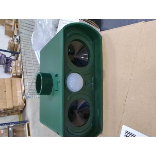 1 Pack Ultrasonic Cat Repellent Outdoor for Yard, Waterproof Skunks Deterrent with Motion Sensor, Solar Animal Repeller Effective Deterrent Dogs,Raccoons,Deer,Squirrels