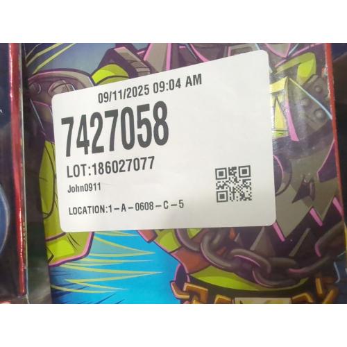 Akedo - Ultimate Arcade Warriors Battle Giants Versus Pack - Scratch-Atron VS Tonk - Mini Battling Action Figures Ready, Fight, Split Strike