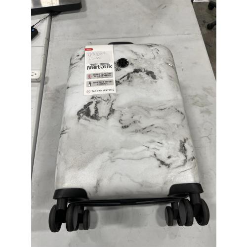 IT  Carry-On (This doesn't go down)