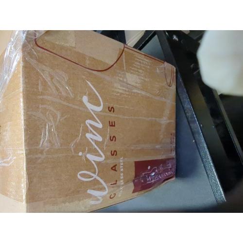 Gusto Nostro Stainless Steel Wine Glass - 18 oz - Unbreakable Black Wine Glasses for Travel, Camping and Pool - Fancy, Unique and Cool Portable Metal Wine Glass for Outdoor Events, Picnics (Set of 4)