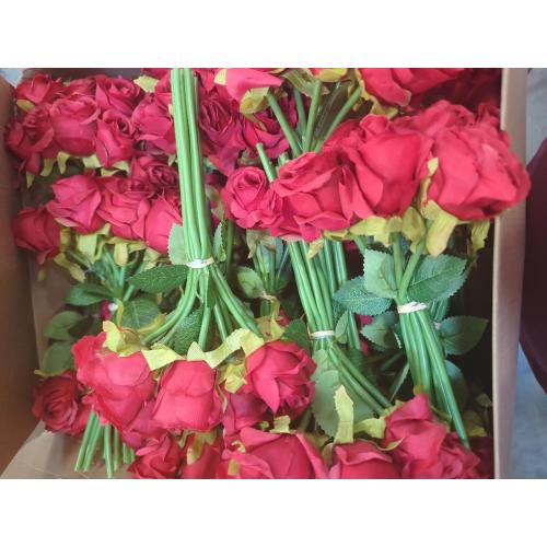 Red Roses Artificial Velvet Silk Flowers Fake Roses Bouquet with medium Stems for Valentines Gifts Wedding Centerpiece Bridal Anniversary DIY Floral Arrangment Home Decor, Red