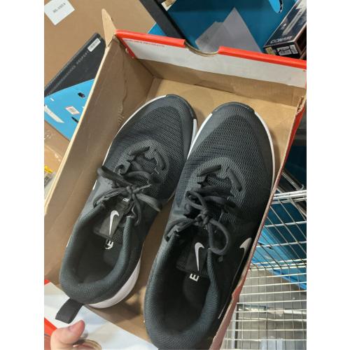 10 Nike used MC Trainer 3 Women's Workout Shoes