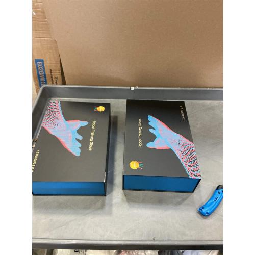 ‼️only has one portable gift box ‼️ and one portable charging plug ‼️2PCS Rehabilitation Robot Gloves for Left and Right Hands Recovery, Finger Rehab Robotic Glove Hemiplegia Stroke Therapy Equipment, 4 Modes, 2600mAh Rechargeable, 4 Sizes (Large)