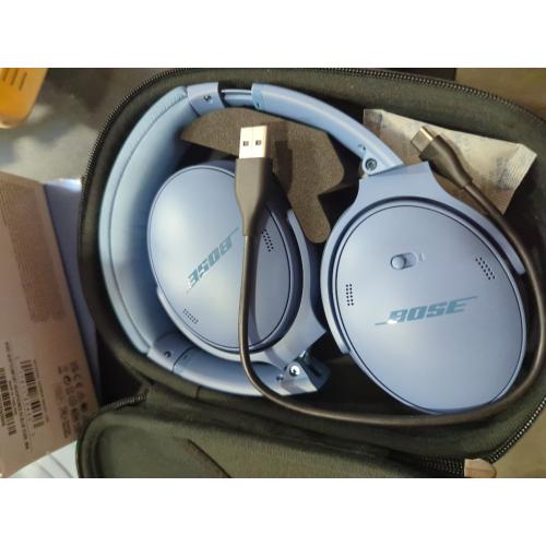 Bose QuietComfort Headphones, Bluetooth Over Ear Noise Cancelling Headphones, Blue