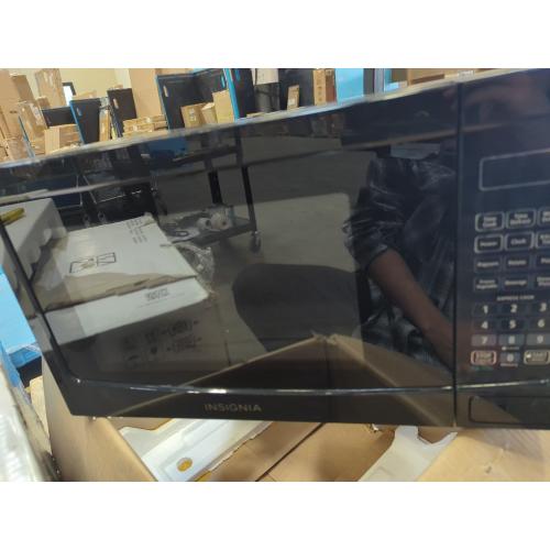 Insignia - 1.1 Cu. Ft. Microwave - Black