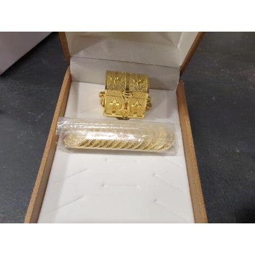 Customizable Wedding Unity Coins 24K Gold Plated with Case, Treasure Box, Arras Matrimoniales (Virgen)