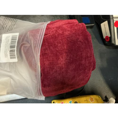 GAWAMAY Decorative Square Throw Pillow Covers 18x18 Inch Set of 4, Super Soft Chenille Pillows Cover Fall Pillowcase for Living Room Bedroom Sofa Couch Cushion Cover Burgundy Red 45x45cm