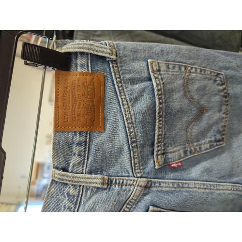 Levi's Women's Ribcage Wide Leg Jeans. Size 25