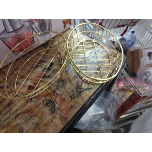 6 PCS Gold Oval Wire Baskets with 50 Pcs Papers, 9.5 x 6.2 x 2.2 Inches Metal Food Serving Baskets - Fast Food & Bread Baskets for Burgers, Sandwiches, Fries, Bread, Fruit, Kitchen, Party Decor