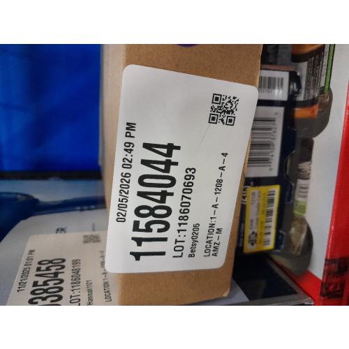 2Pack Acrylic Magnetic Photo Frame 5x7 Inch - Sleek Scalloped Design, 10 10mm Thick Crystal Clear Block, Freestanding Double-Sided Magnet |Trendy Home Gift (2 Pack, 5X7)