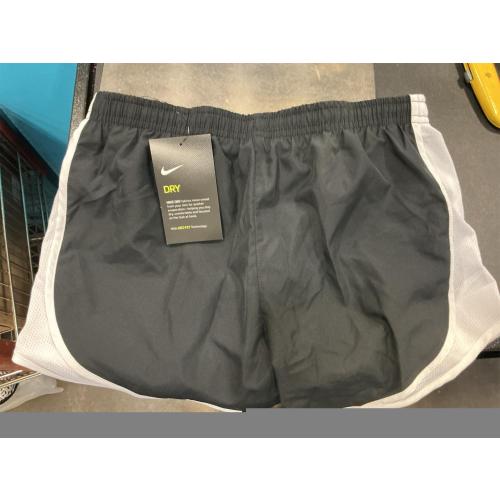 Size L Nike Girls Dri-Fit Tempo Shorts