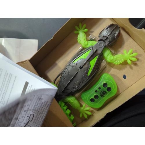 HEX BOTS Wall Crawler Gecko, Rechargeable Remote Control Robot Kids Toys, Climbs up Walls, RC Robot Toys for Boys & Girls Ages 4 & Up