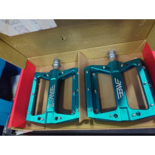 Berm Platform Bike Pedals - Lightweight Aluminum Flat Pedals for MTB and BMX