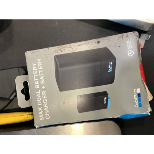 GoPro Dual Battery Charger   Enduro Battery (MAX) - Official GoPro Accessory
