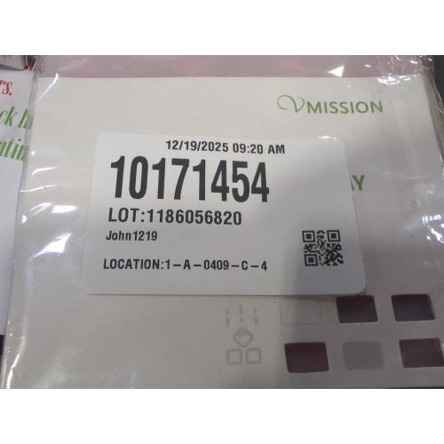 Silicone Ice cubes, Silicone gel ice cubes tray, a box of 12 ice cubes with Lid, mold combination, Easy release Ice Cube Mould (Red Blue)