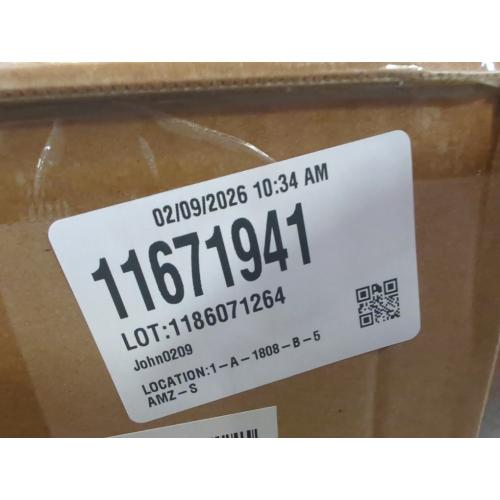 Pre-lit Christmas Garland 9FT with 100 Warm Lights, Battery Operated Xmas Garland with Pine Cedar Cones & Red Berries, Christmas Decoration for Mantle Fireplace Stair Railing Porch