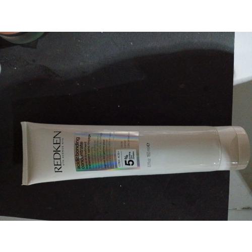 Redken Acidic Bonding Concentrate Leave In Conditioner - For Weak & Damaged Hair, Bond Building & Strengthening Hair Repair Treatment, Smooths & Provides Heat Protection