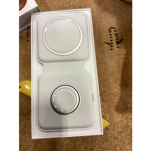 Apple MagSafe Duo Charger